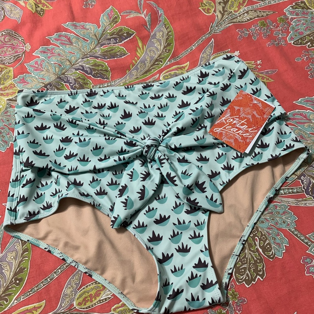 Kortni Jeane swim
